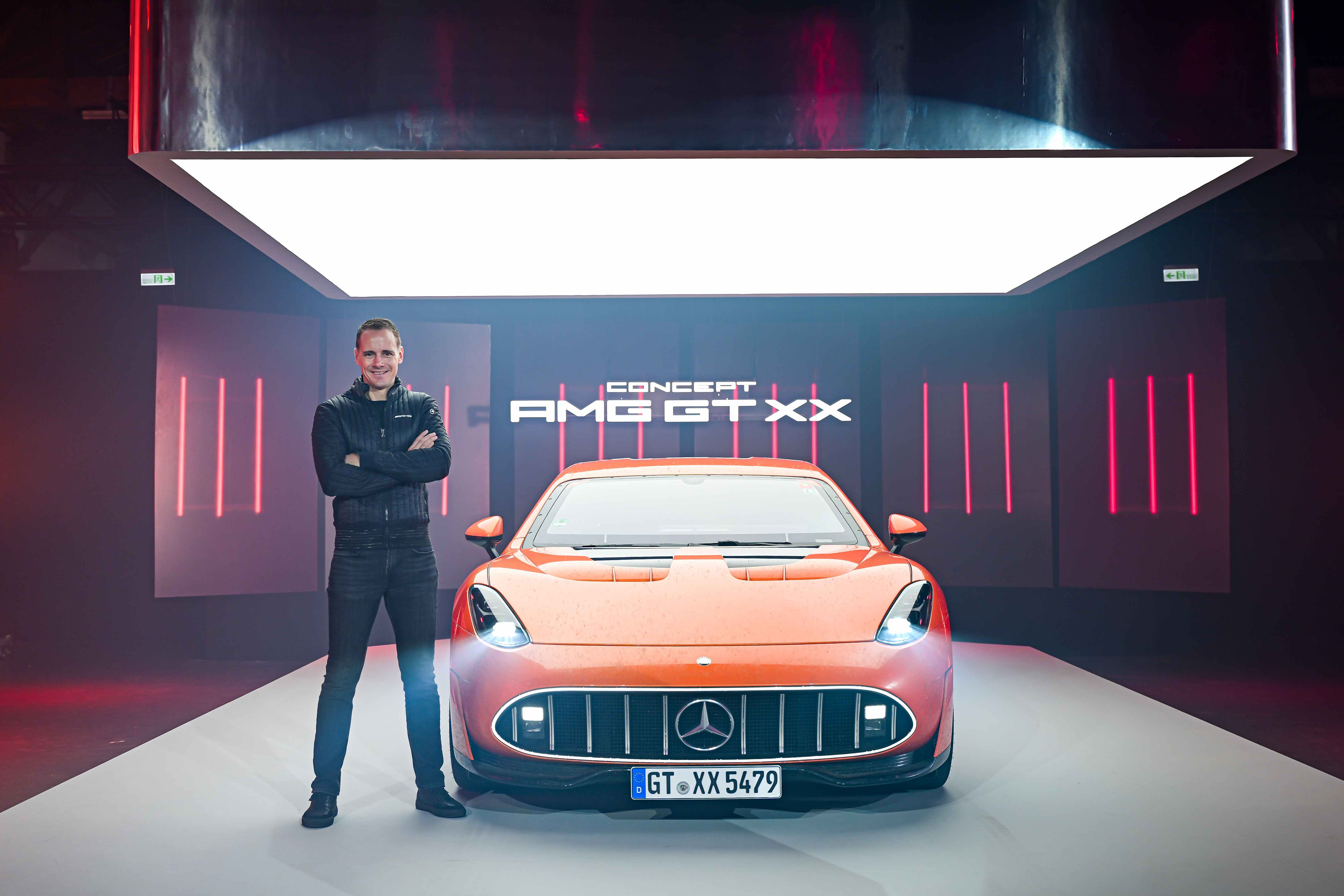 圖2、台灣賓士總裁 賴恩凱（Mark Raine）先生為 《CONCEPT AMG GT XX｜性能新次元》揭開序幕